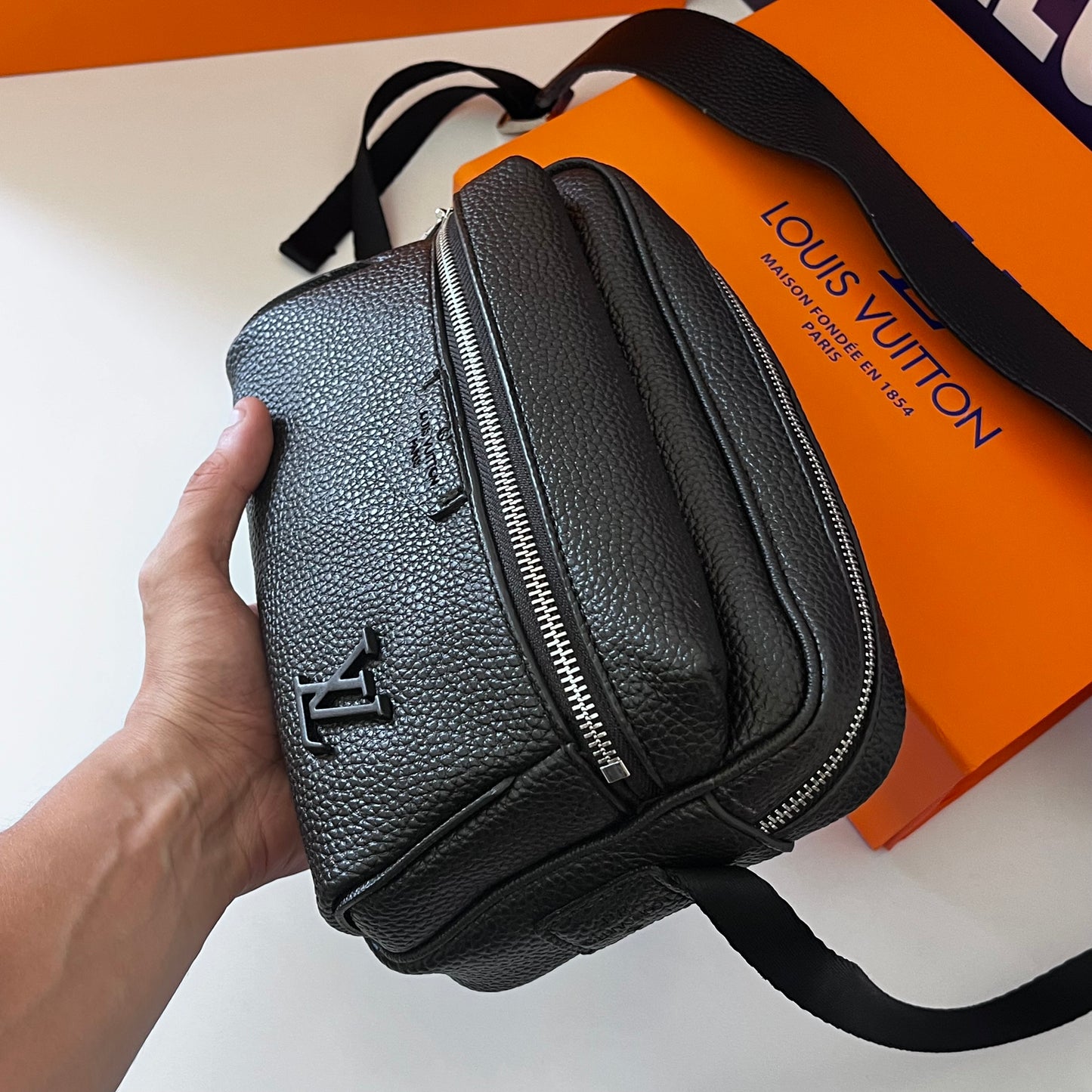 Sacoche lv GRANDE matte noir 🇨🇳