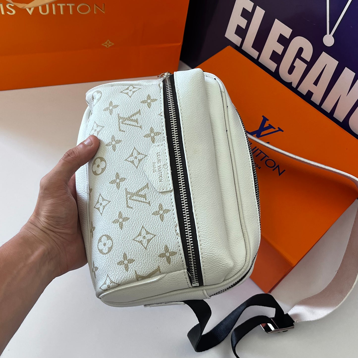 Sacoche lv GRANDE matte blanc 🇨🇳