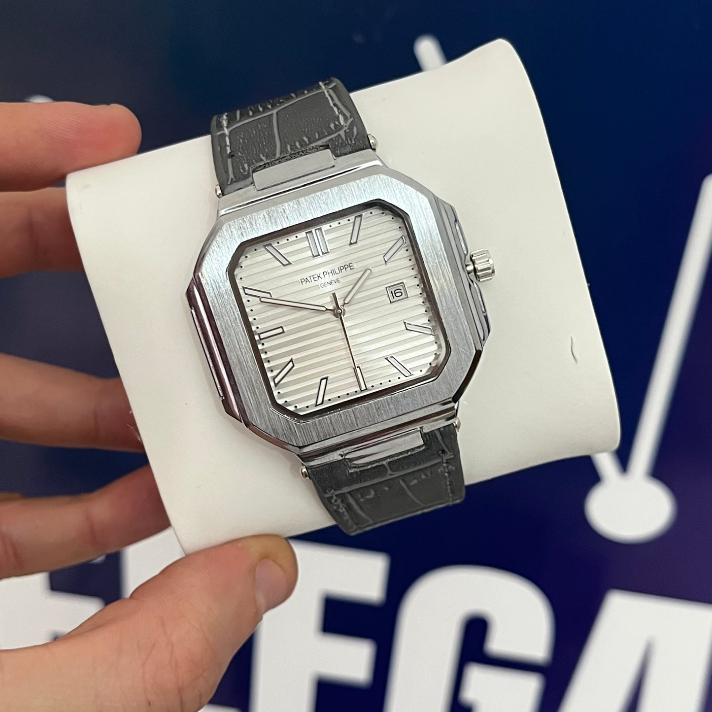 Montre PATEK CUIRE 2025